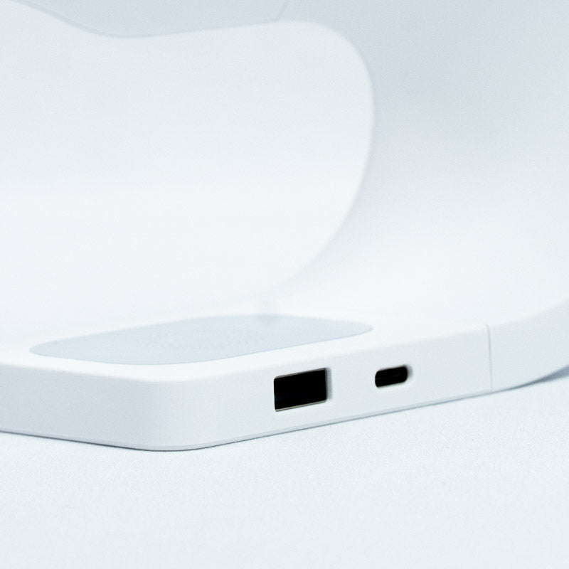 Modern Standard Simpli Charger Ivory White Zoomed in USB A and USB C port