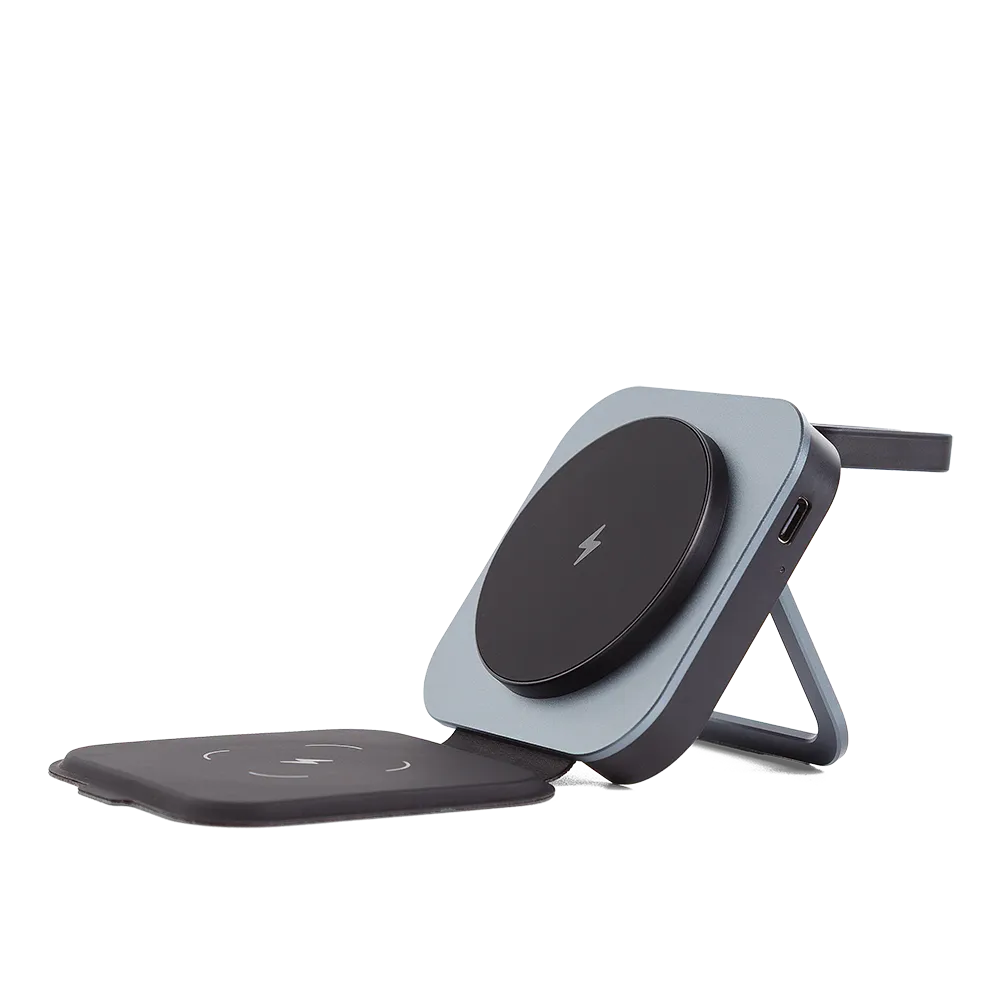 Origami: Best 3-in-1 Travel Charger for Apple Devices