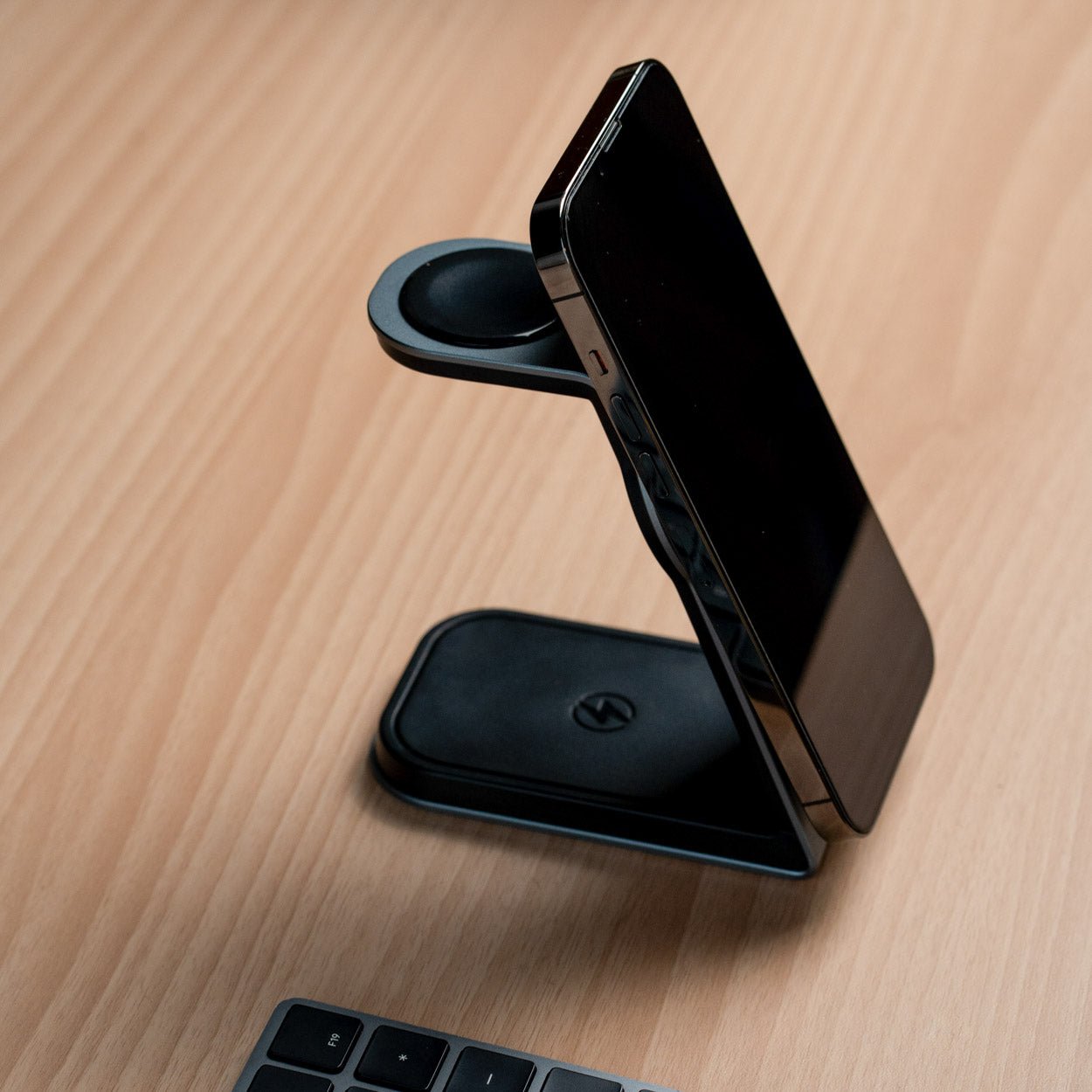 Magnitis 3-in-1 Wireless Charging Station - Modern Standard